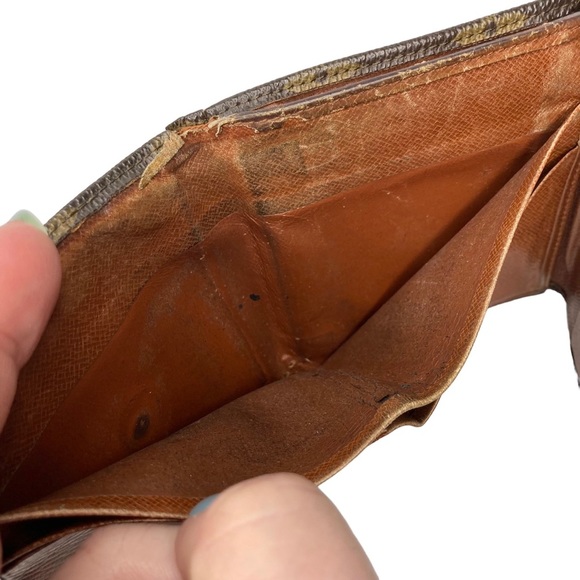 Authentic Louis Vuitton Vintage Elise Monogram Compact Bifold Wallet 1980โs - Picture 11 of 14